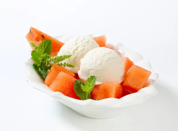 Λευκό παγωτό με καρπούζι — Φωτογραφία Αρχείου