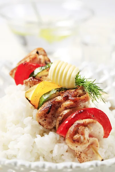 Chicken shish kebab and rice — Stock Photo, Image