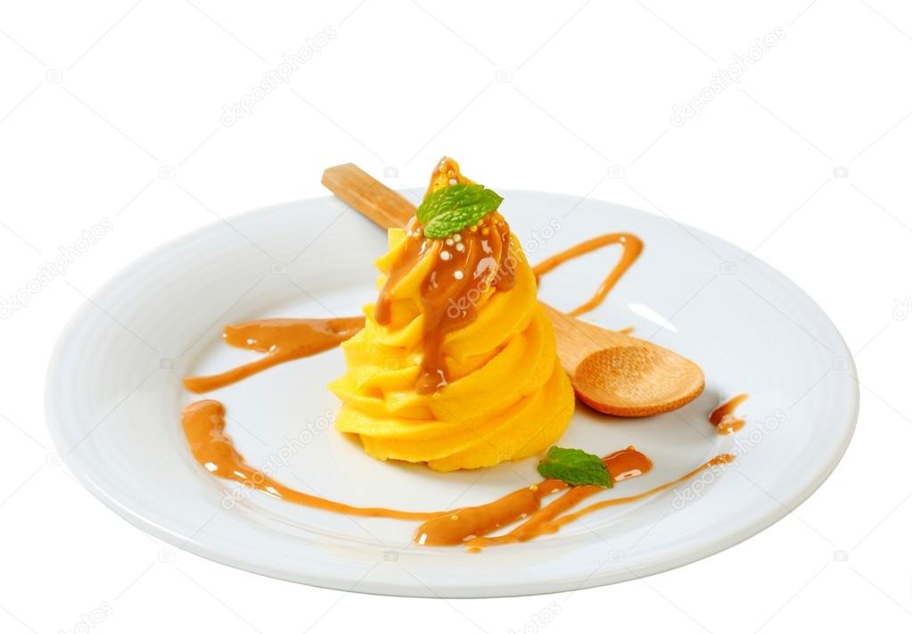 Yellow cream with caramel sauce