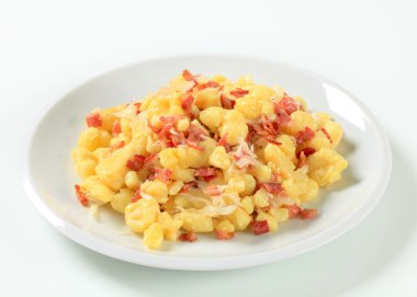 pastırma ve lahana ile küçük patates köfte