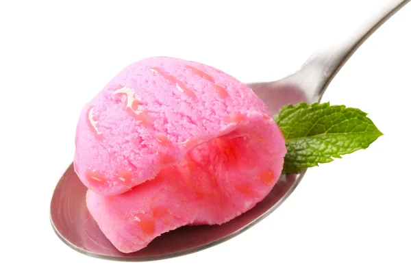 Helado rosa en cuchara — Foto de Stock