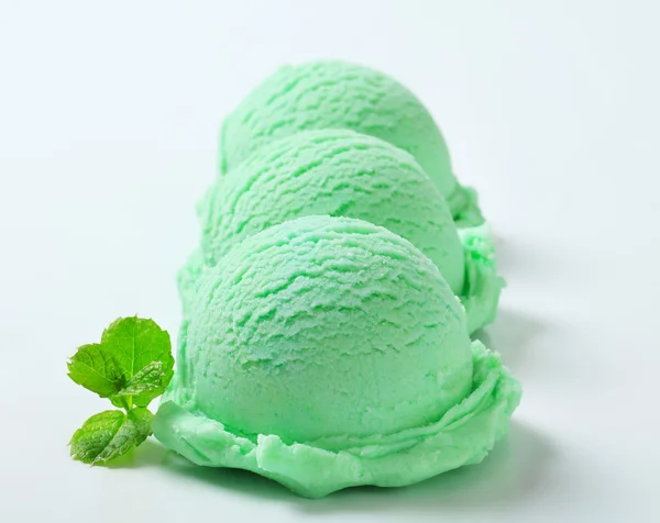 Scoops of green ice cream — Stock Photo, Image