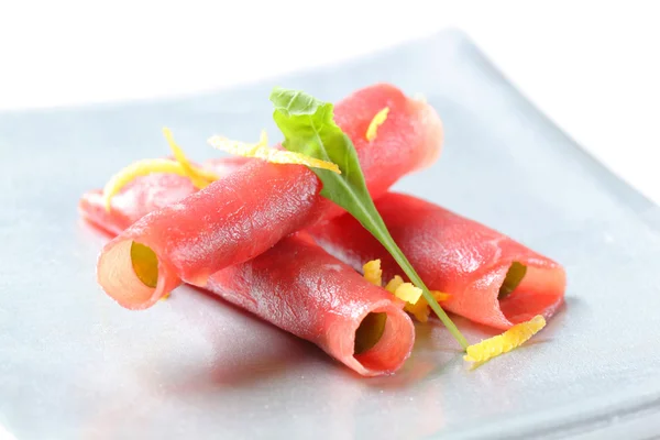 Thin slices of fresh beef — Stock Photo, Image