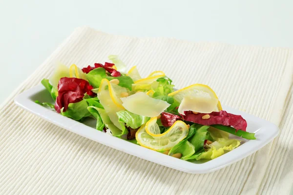 Refreshing salad — Stock Photo, Image