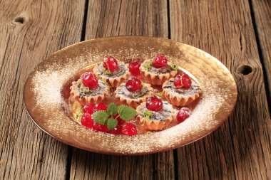 Çikolata dolgulu tartlets