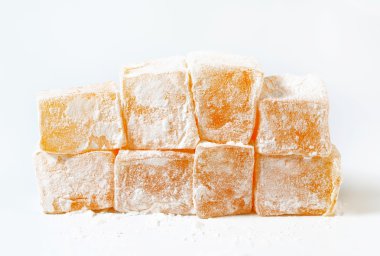 mastik aromalı jöle küpleri (Yunan Türk lokumu)