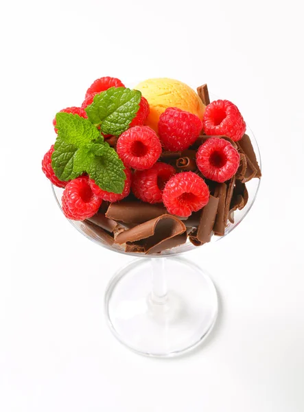 Ice cream sundae — Stock Photo, Image