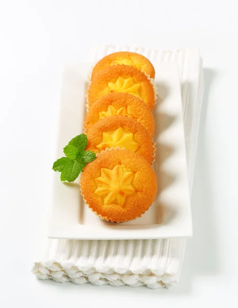 Pudding filled cupcakes — Stock Photo, Image