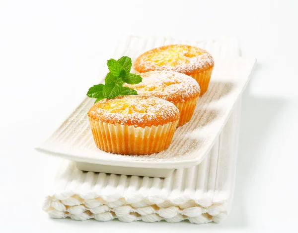 Pudding filled cupcakes — Stock Photo, Image