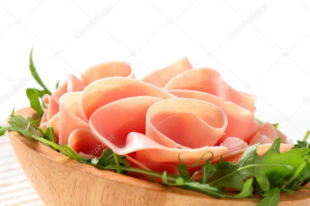 Rocket salad and sliced ham