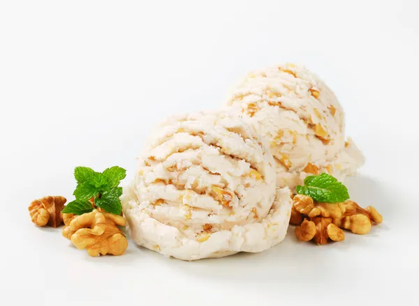 Walnut ice cream — Stock Photo, Image