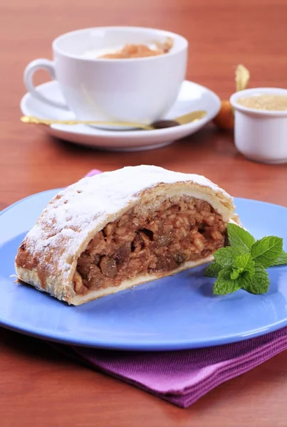 Strudel jabłkowy — Zdjęcie stockowe