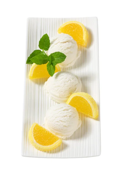 Ice cream met gelei snoep — Stockfoto