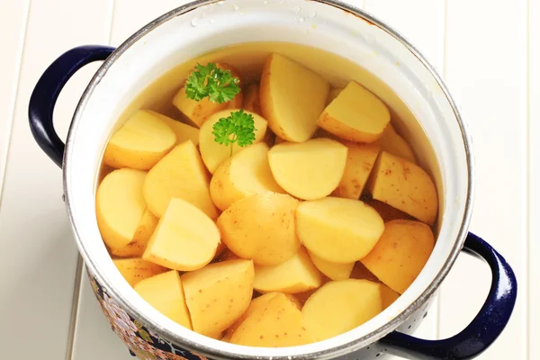 Potatoes in a pot — Stock Photo, Image