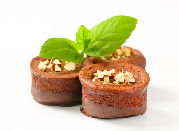 Mini torta di nocciole al cioccolato — Foto Stock