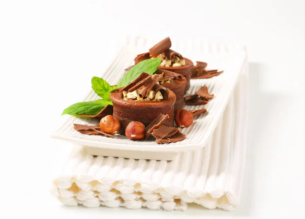 Mini suklaa hasselpähkinä kakkuja — kuvapankkivalokuva