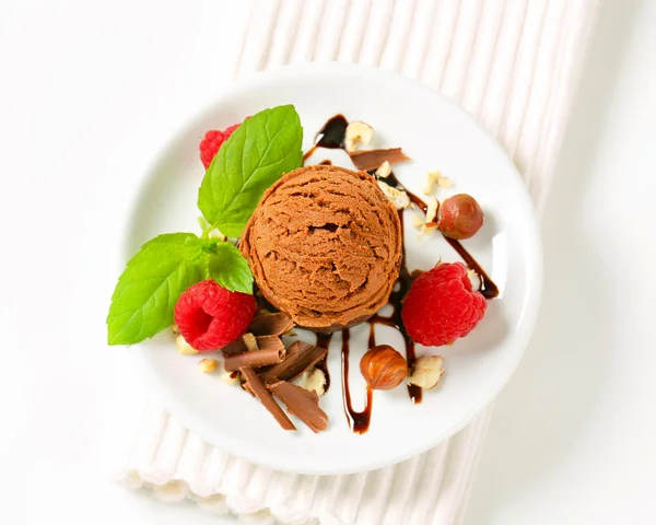 Mini chocolate hazelnut cake with ice cream — Stock Photo, Image