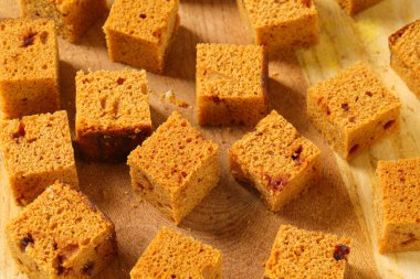 doğranmış zencefilli kek