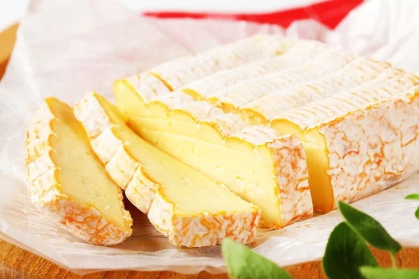 Fransız yıkanmış kabuklu peynir — Stok fotoğraf