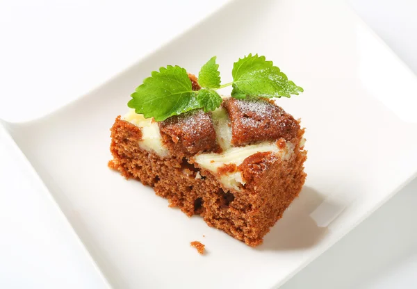 Gingerbread cake with cheese — Stock Photo, Image