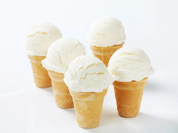 Cones de sorvete branco — Fotografia de Stock