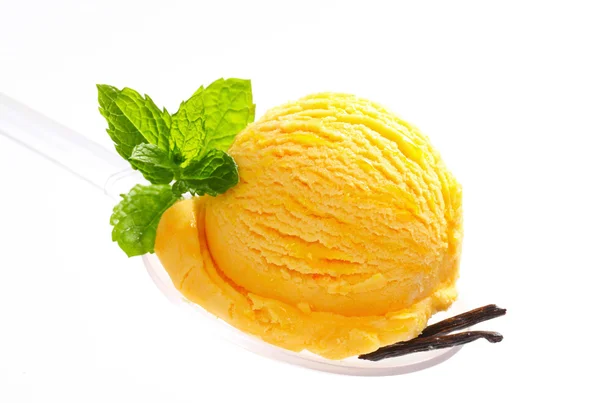 Yellow ice cream — Stock Photo, Image