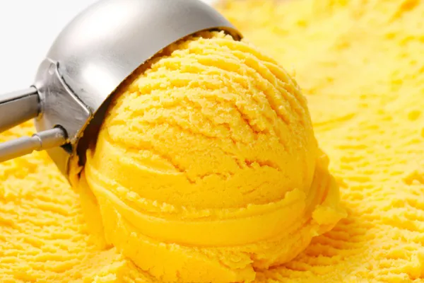 Жовтий морозива — стокове фото