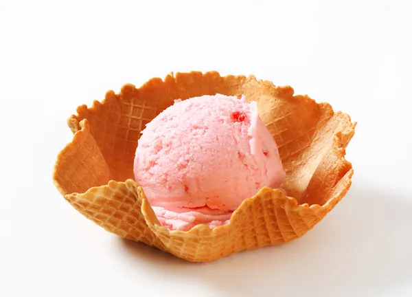 Pink ice cream in waffle basket — Stock Photo, Image