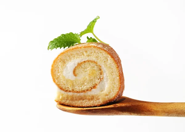 Frischkäse-Biskuitrolle — Stockfoto