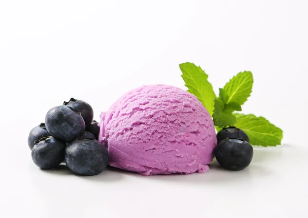 Blueberry ice cream — Stock Photo, Image