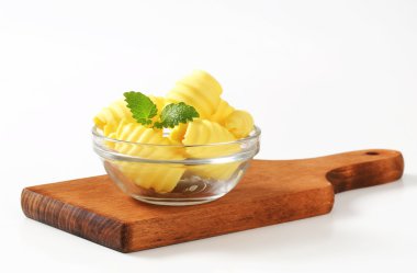 tereyağı bukleler kase