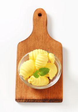 tereyağı bukleler kase