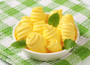 tereyağı bukleler kase