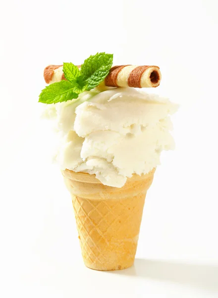 Cone de sorvete branco — Fotografia de Stock