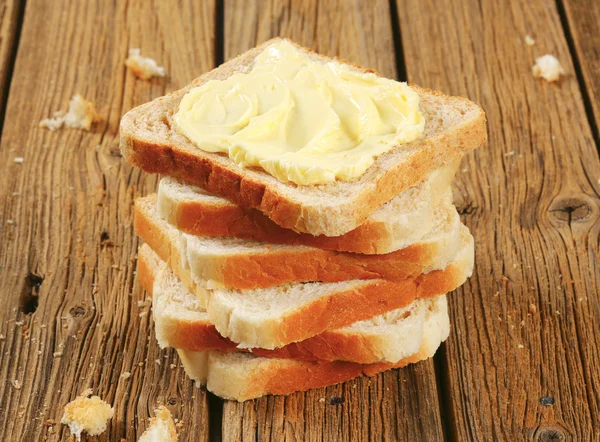 Pão de sanduíche com manteiga — Fotografia de Stock