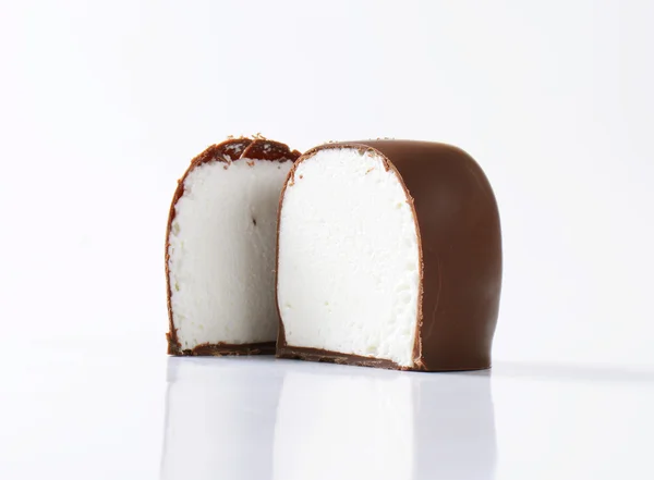 Chocolate-coated marshmallow treats — Stock Photo, Image