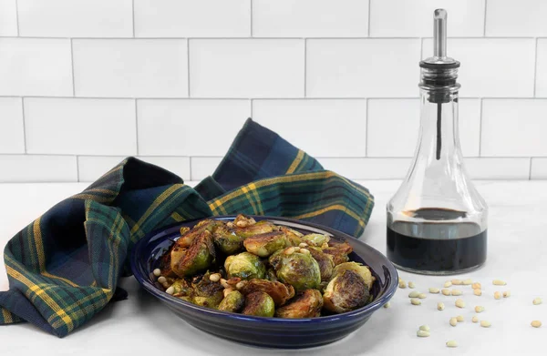 Roasted Brussel Sprouts Balsamic Vinegar Pine Nuts — 스톡 사진