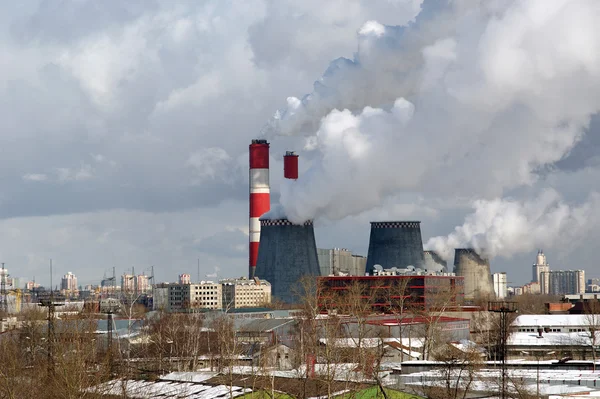 Power station workers in the industrial area — Stock Photo, Image