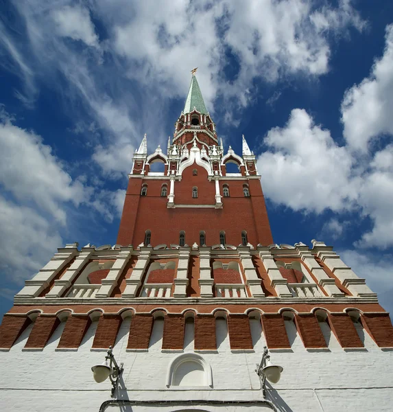 Troitskaya 塔和 kutafia 塔、 莫斯科克里姆林宫、 俄罗斯 — 图库照片