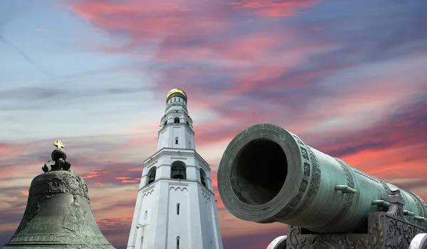 Царская пушка и Царский колокол, Московский Кремль — стоковое фото