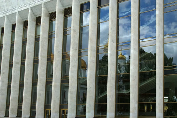 Державного кремлівського палацу (кремлівського Палацу конгресів), Московський кремль, Російська Федерація — стокове фото