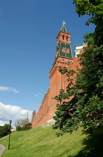 Rusya Moskova kremlin çevreleyen kremlin duvarı — Stok fotoğraf