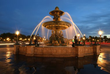 gece, Paris'te place de la Concorde'ye, Çeşme