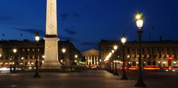 Place de la Concorde e Obelisco di Luxor di notte, Parigi — Foto Stock