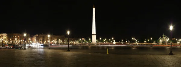 Place de la concorde i obelisk z luxor w nocy (panorama), Paryż — Zdjęcie stockowe
