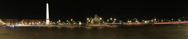 Place de la concorde och obelisk av luxor på natten (panorama), paris — Stockfoto