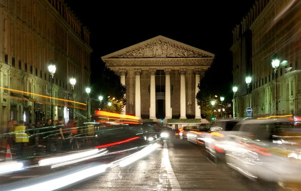 Vista notturna della chiesa cattolica romana Madelein, Parigi, Francia — Foto Stock