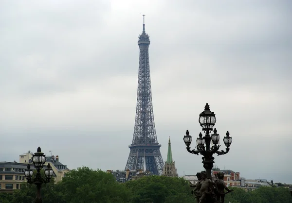 Эйфелева башня в Париже, Франция — стоковое фото
