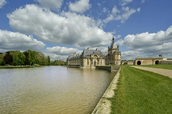 Kasteel van chantilly (chantilly kasteel), oise, Frankrijk — Stockfoto