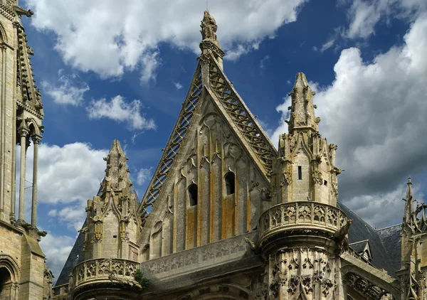 フランス、オワーズ サンリス ピカルディの大聖堂 （ノートルダム大聖堂) — ストック写真